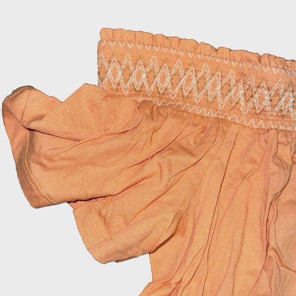 NWT Torrid Peach Off Shoulder Smocked Top Size 1 (14-16) - Picture 3 of 5